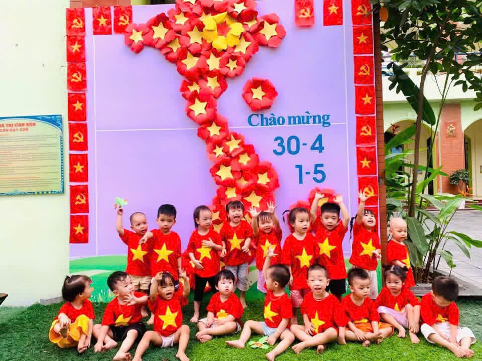 Sôi nổi các hoạt động chào mừng 51 năm ngày giải phóng miền Nam (30/4/1975 - 30/4/2026) tại các trường Mầm non- Ảnh 1.