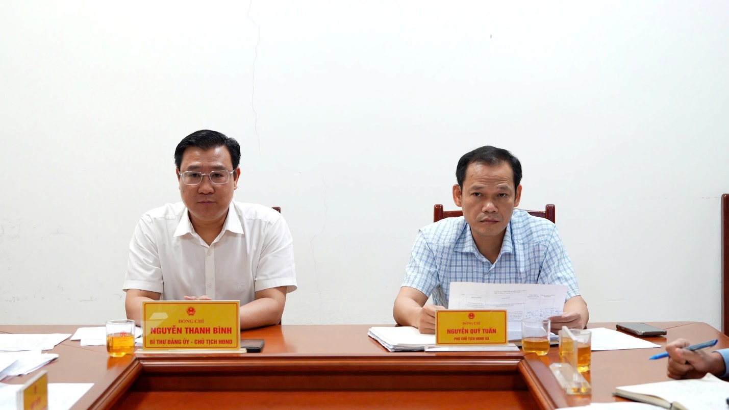 LÃNH ĐẠO XÃ TẬP TRUNG THÁO GỠ NÚT THẮT VỀ ĐẤT ĐAI QUA BUỔI TIẾP CÔNG DÂN ĐỊNH KỲ- Ảnh 1.