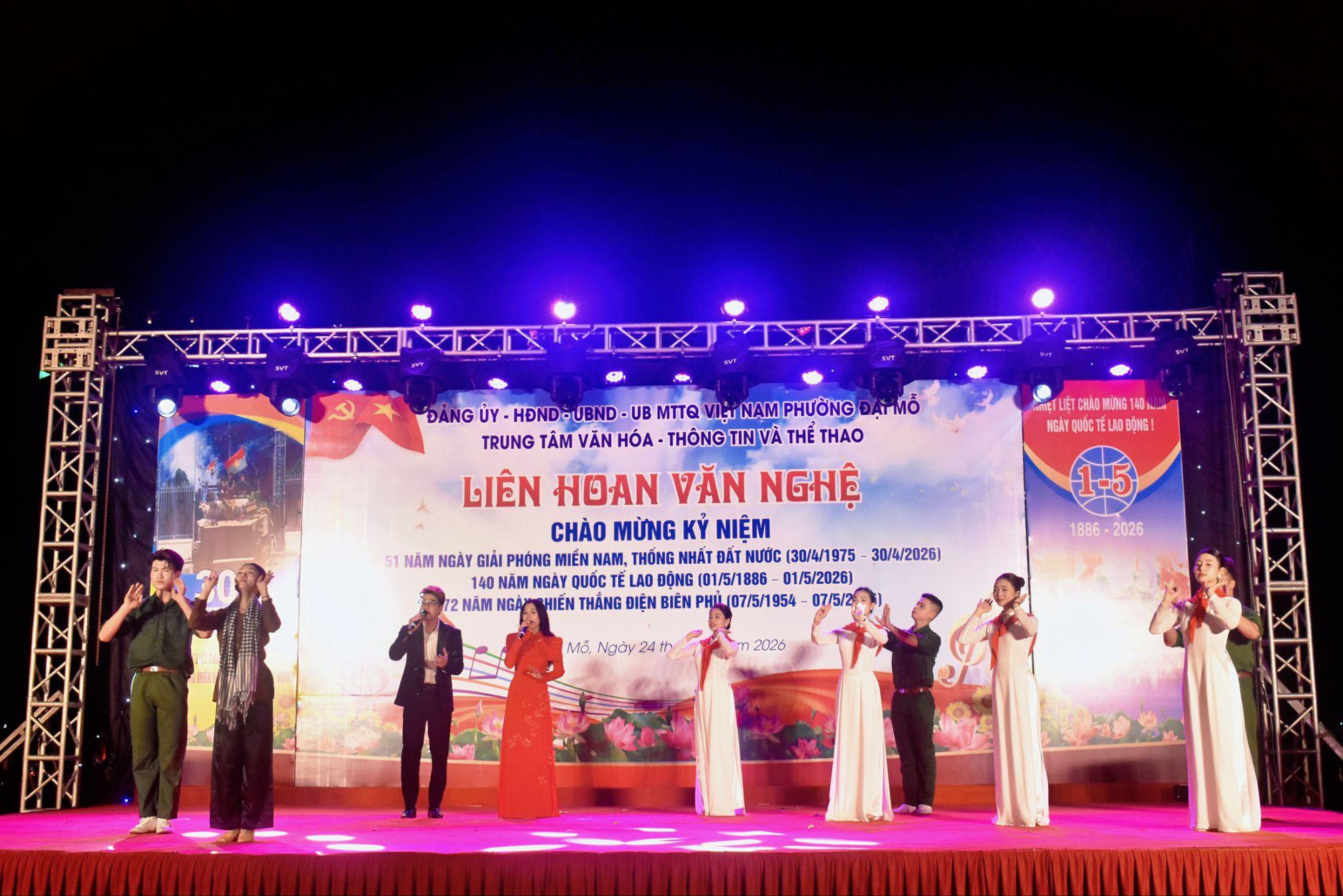 Phường Đại Mỗ tổ chức đêm Liên hoan Nghệ thuật Chào mừng kỷ niệm 51 năm Ngày Giải phóng Miền Nam, thống nhất đất nước, 140 năm Ngày Quốc tế Lao động và 72 năm Ngày Chiến thắng Điện Biên Phủ- Ảnh 2.