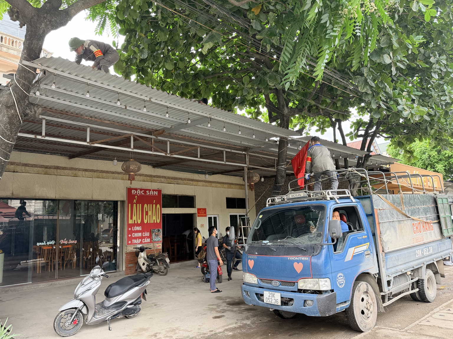 Xã Trần Phú quyết liệt lập lại trật tự an toàn giao thông tại thôn Miếu Môn- Ảnh 2.