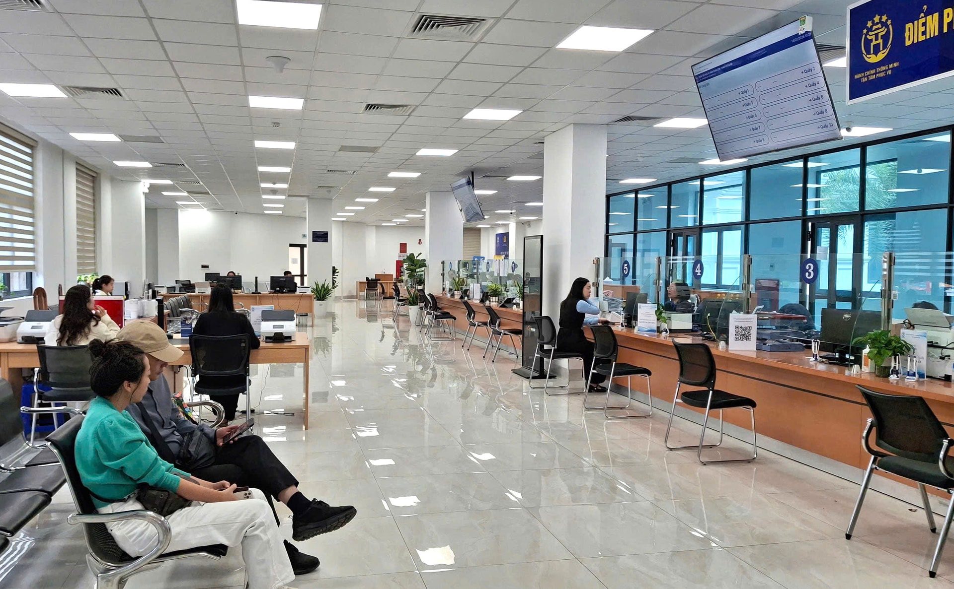 Siết chặt kỷ luật, kỷ cương, nâng cao hiệu lực thực thi công vụ trong giai đoạn phát triển mới của Thủ đô- Ảnh 2.