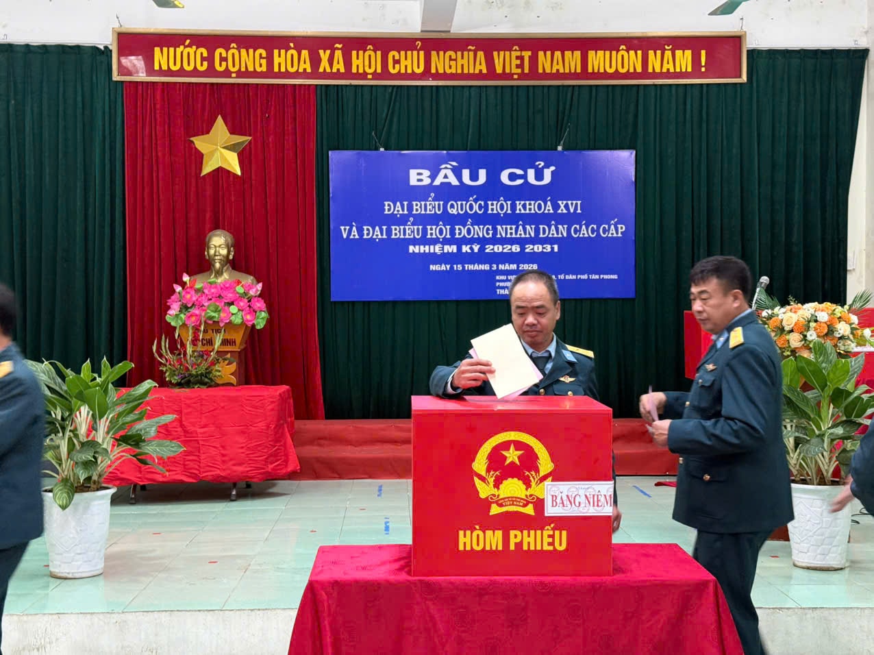 Phường Thượng Cát: Đến 10h, hơn 8.000 cử tri bỏ phiếu- Ảnh 3.