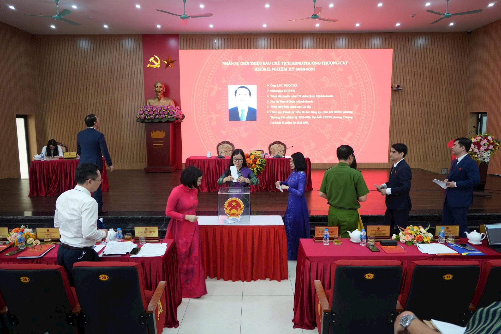 Phường Thượng Cát: Kiện toàn nhân sự HĐND, UBND nhiệm kỳ mới- Ảnh 2.