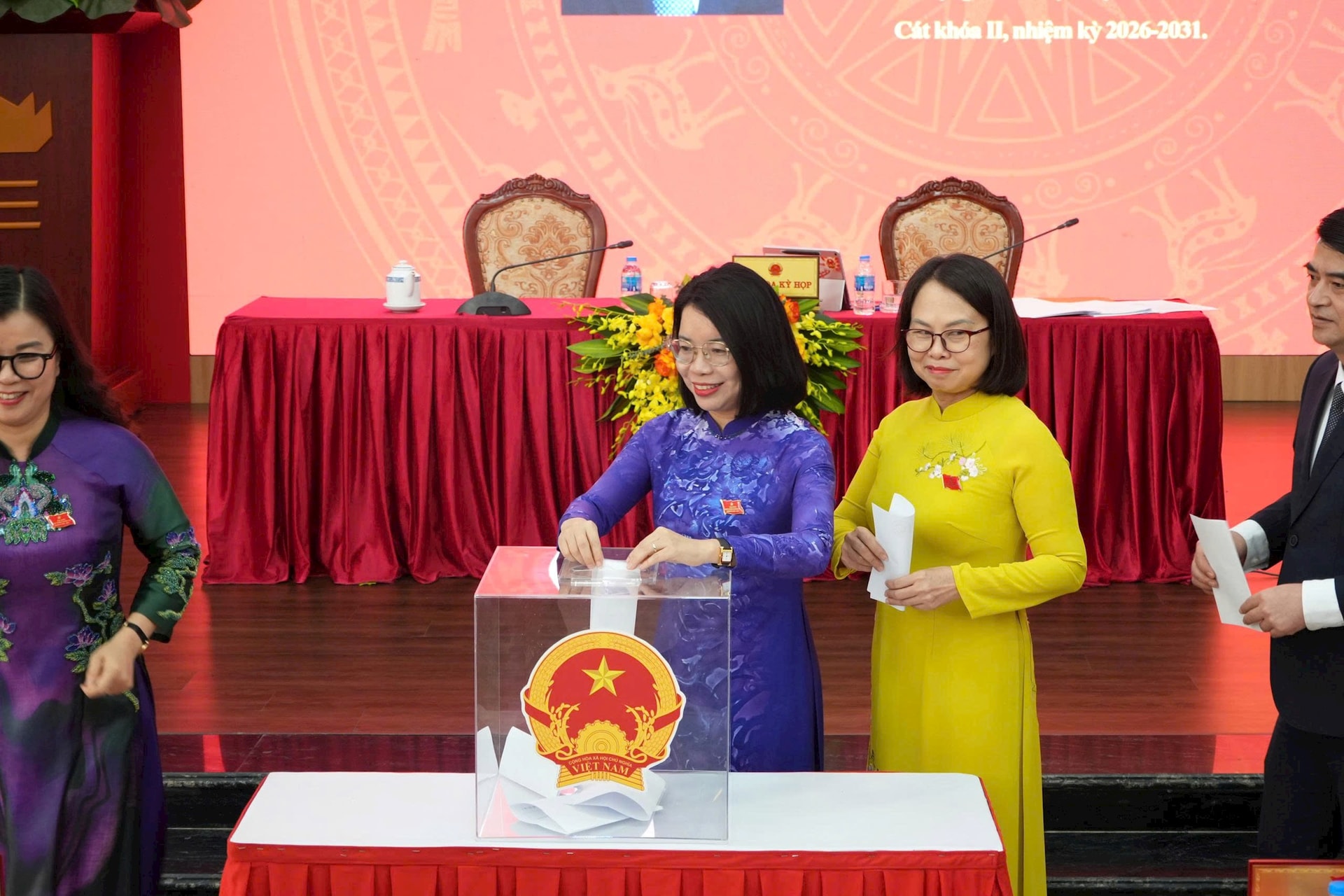 Phường Thượng Cát: Kiện toàn nhân sự HĐND, UBND nhiệm kỳ mới- Ảnh 3.