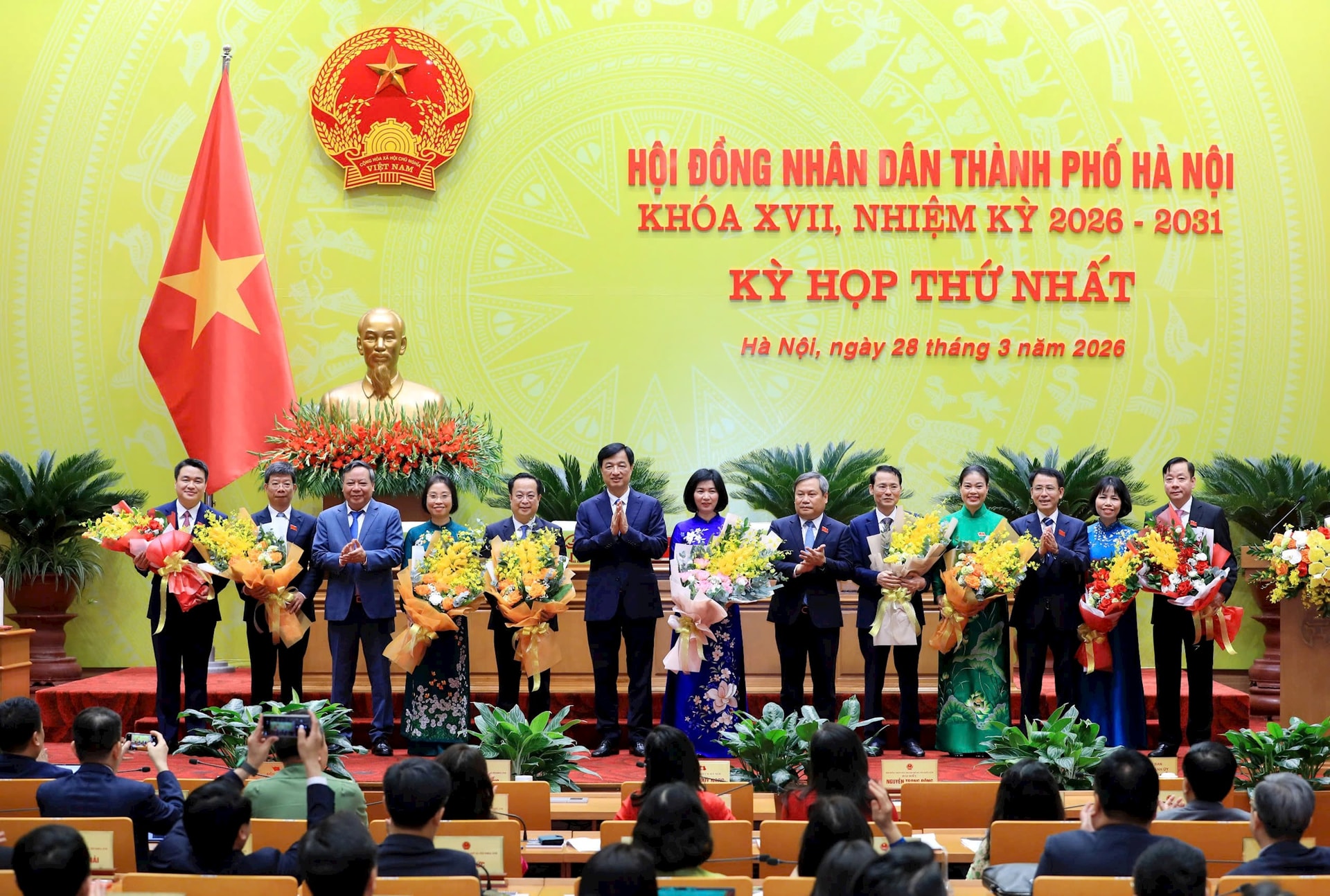 Ủy ban Thường vụ Quốc hội phê chuẩn kết quả bầu Chủ tịch, Phó Chủ tịch HĐND thành phố Hà Nội- Ảnh 1.