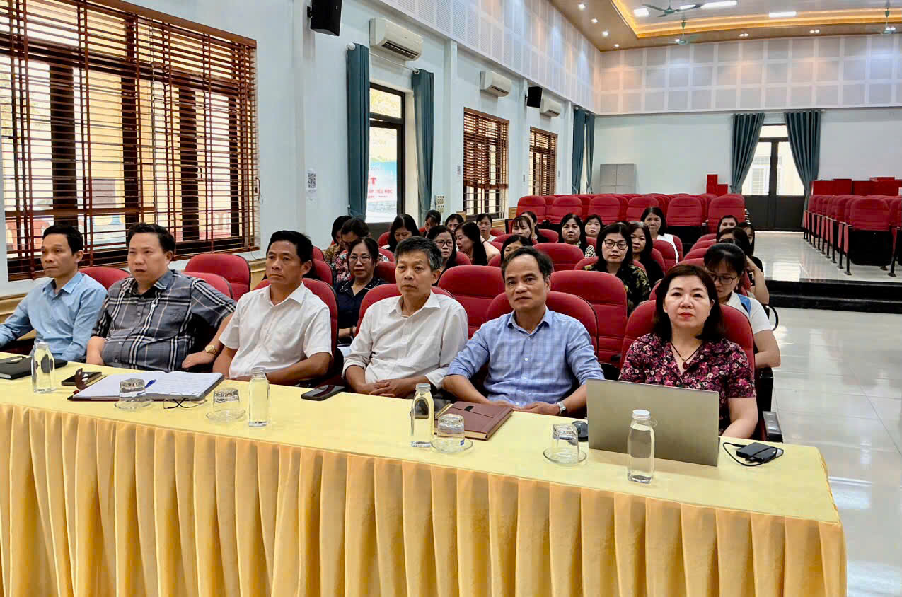 Hội nghị hướng dẫn tuyển sinh đầu cấp và tổ chức kỳ thi tốt nghiệp THPT năm 2026- Ảnh 2.