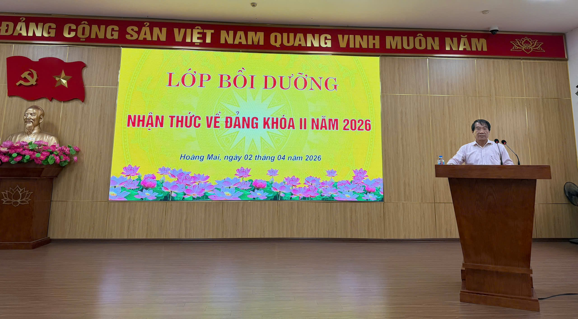 KHAI GIẢNG LỚP BỒI DƯỠNG NHẬN THỨC VỀ ĐẢNG KHÓA II NĂM 2026- Ảnh 1.