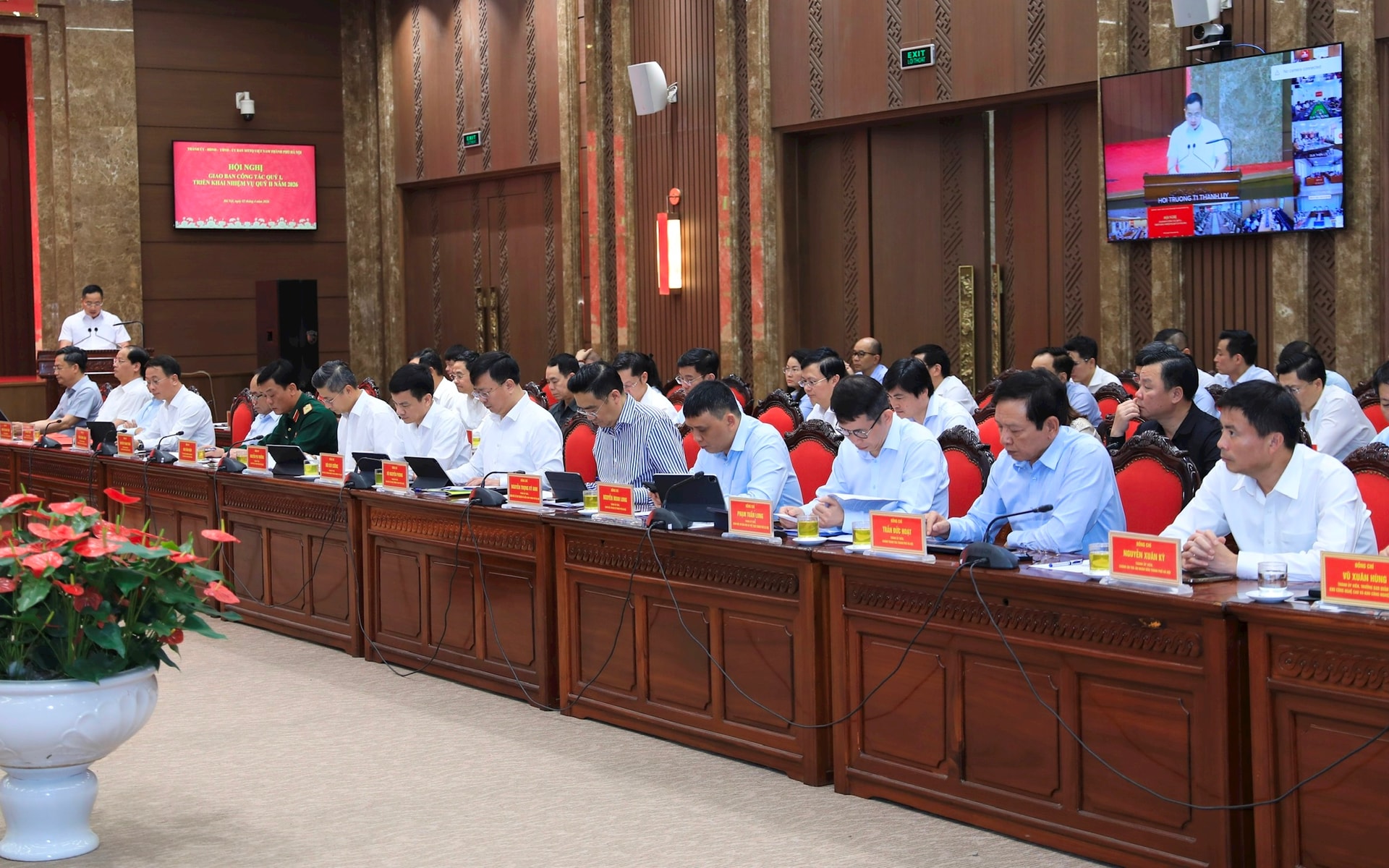 Xuân Mai dự Hội nghị trực tuyến đánh giá kết quả công tác quý I, triển khai nhiệm vụ trọng tâm quý II-2026 của Thành ủy- Ảnh 7.