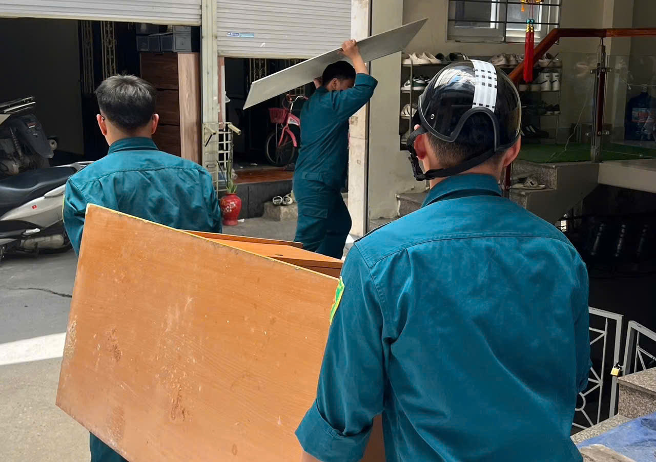 Phường Yên Hòa: Khi "Sao vuông" sát cánh cùng Nhân dân di dời tài sản- Ảnh 1.