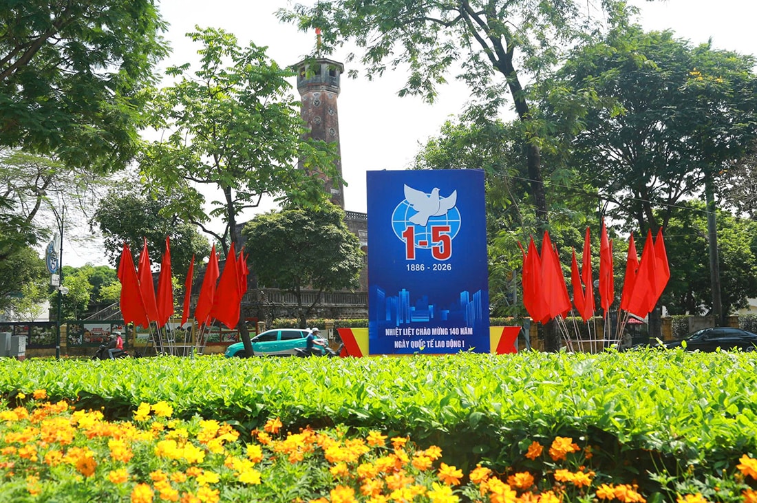 Hà Nội rạng rỡ đón ngày lễ lớn- Ảnh 3.