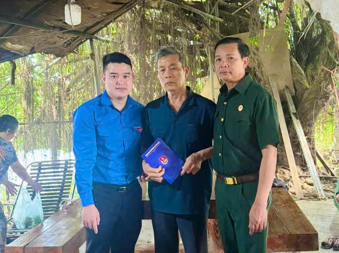 Tuổi trẻ Phú Nghĩa thăm hỏi, tri ân Cựu chiến binh nhân dịp 30/4- Ảnh 4.