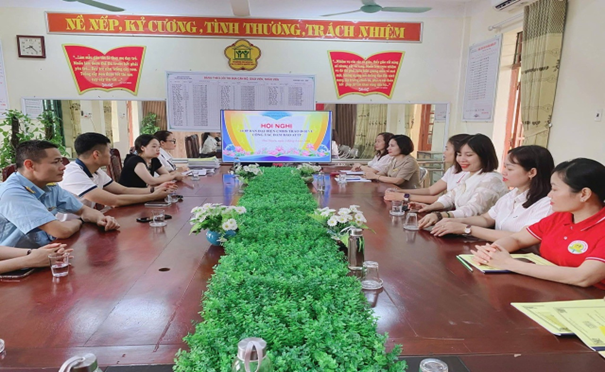 Xã Phú Xuyên tăng cường công tác kiểm soát nguồn thực phẩm bữa ăn bán trú cho học sinh
- Ảnh 1.