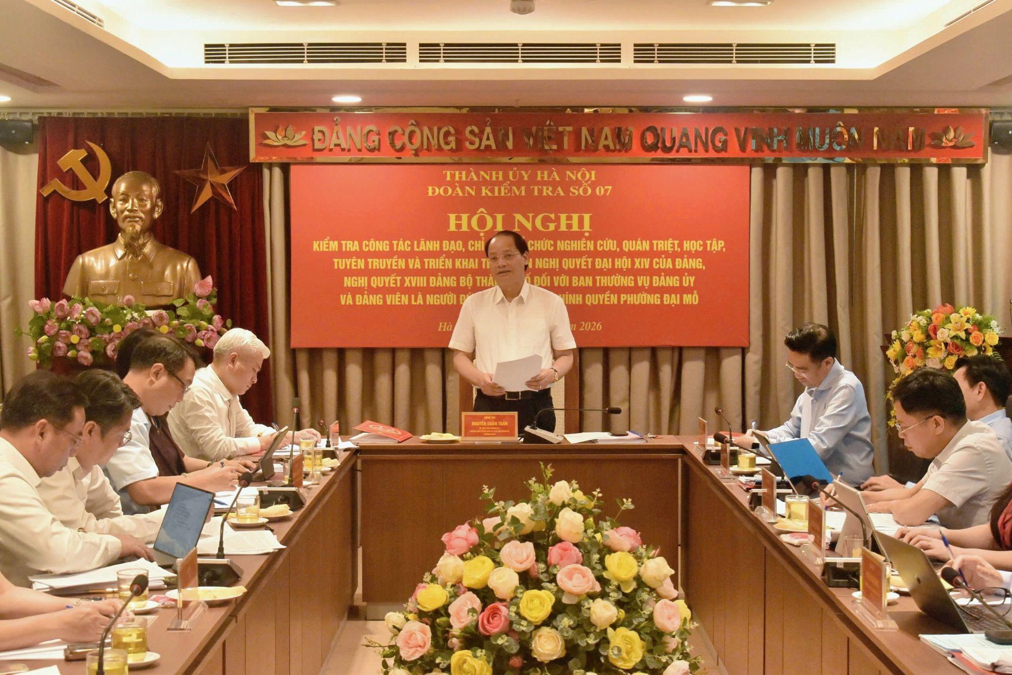 Đoàn kiểm tra số 07 Thành uỷ Hà Nội làm việc với phường Đại Mỗ: Nỗ lực đưa nghị quyết vào cuộc sống và đẩy mạnh chuyển đổi số- Ảnh 3.