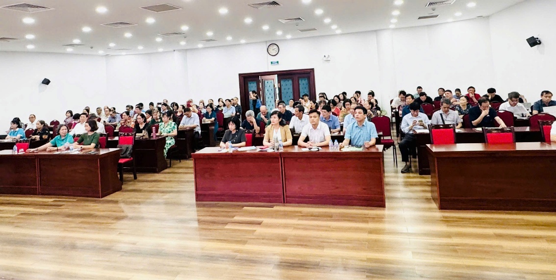 Dân cần biết - Chính quyền đồng hành: UBND phường Cầu Giấy chủ động tổ chức Hội nghị tuyên truyền đưa Luật đất đai đến với người dân- Ảnh 2.