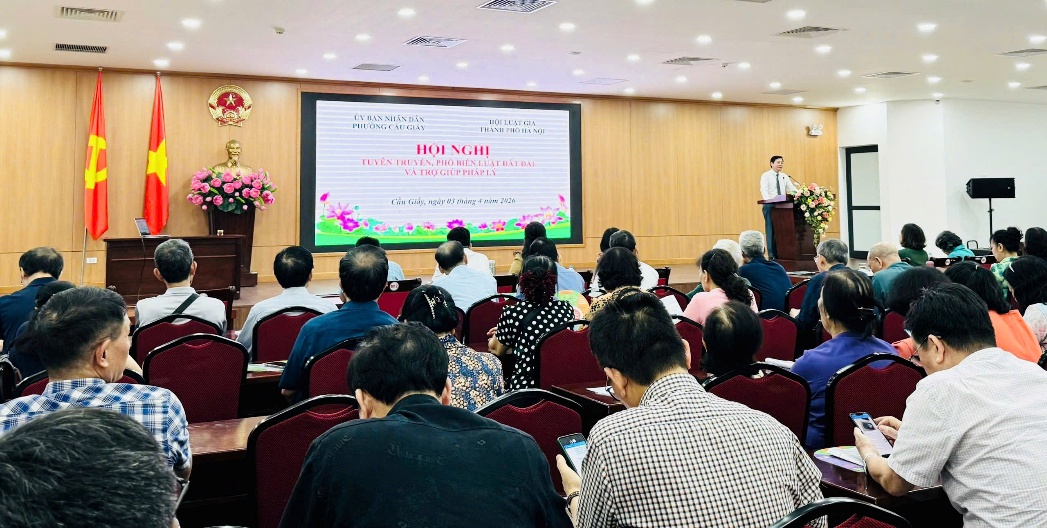 Dân cần biết - Chính quyền đồng hành: UBND phường Cầu Giấy chủ động tổ chức Hội nghị tuyên truyền đưa Luật đất đai đến với người dân- Ảnh 4.