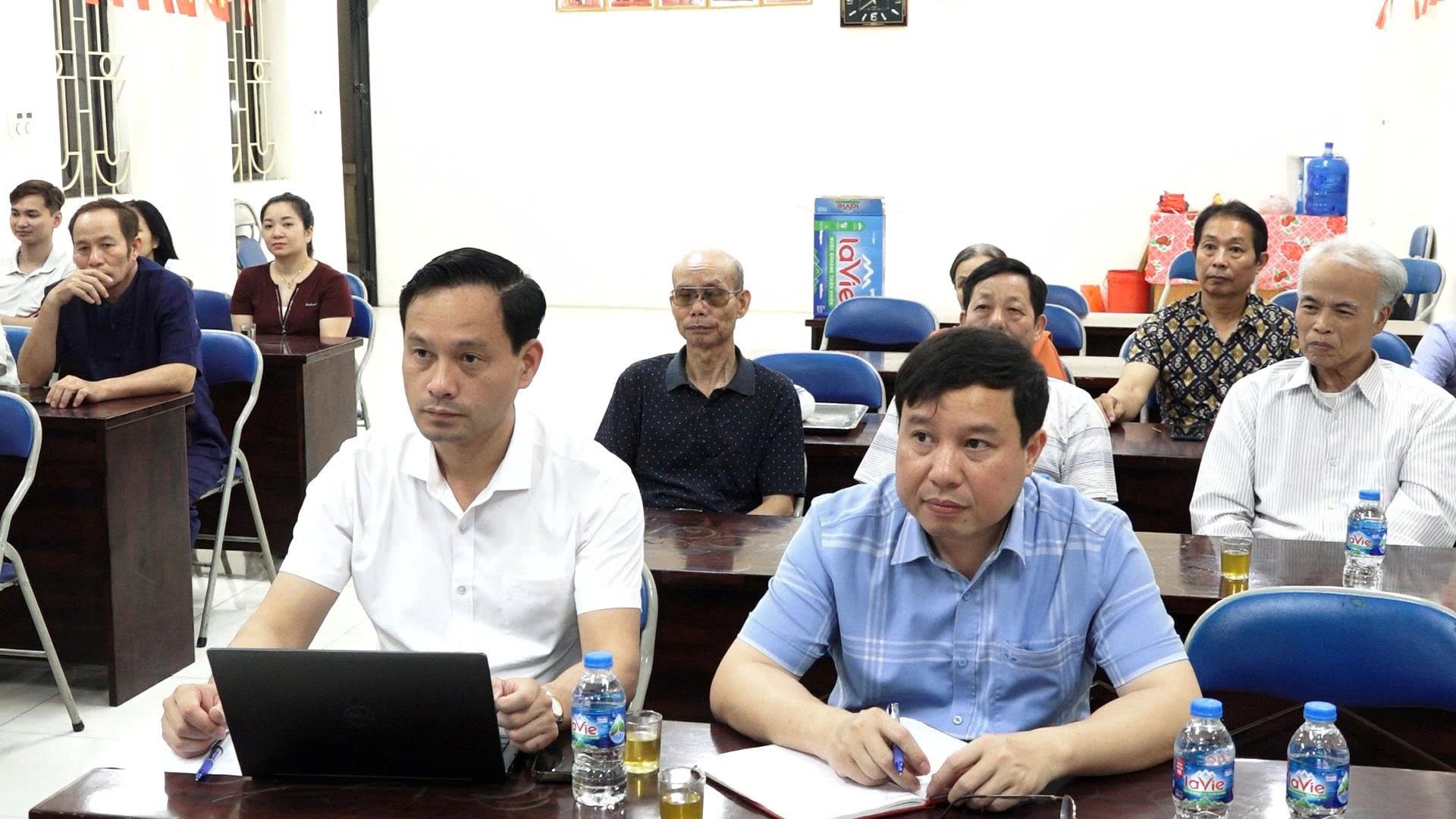 Đồng chí Lê Văn Ân, Phó Bí thư thường trực Đảng uỷ xã dự sinh hoạt thường kỳ tháng 4 năm 2026 tại chi bộ thôn Thượng 1- Ảnh 1.