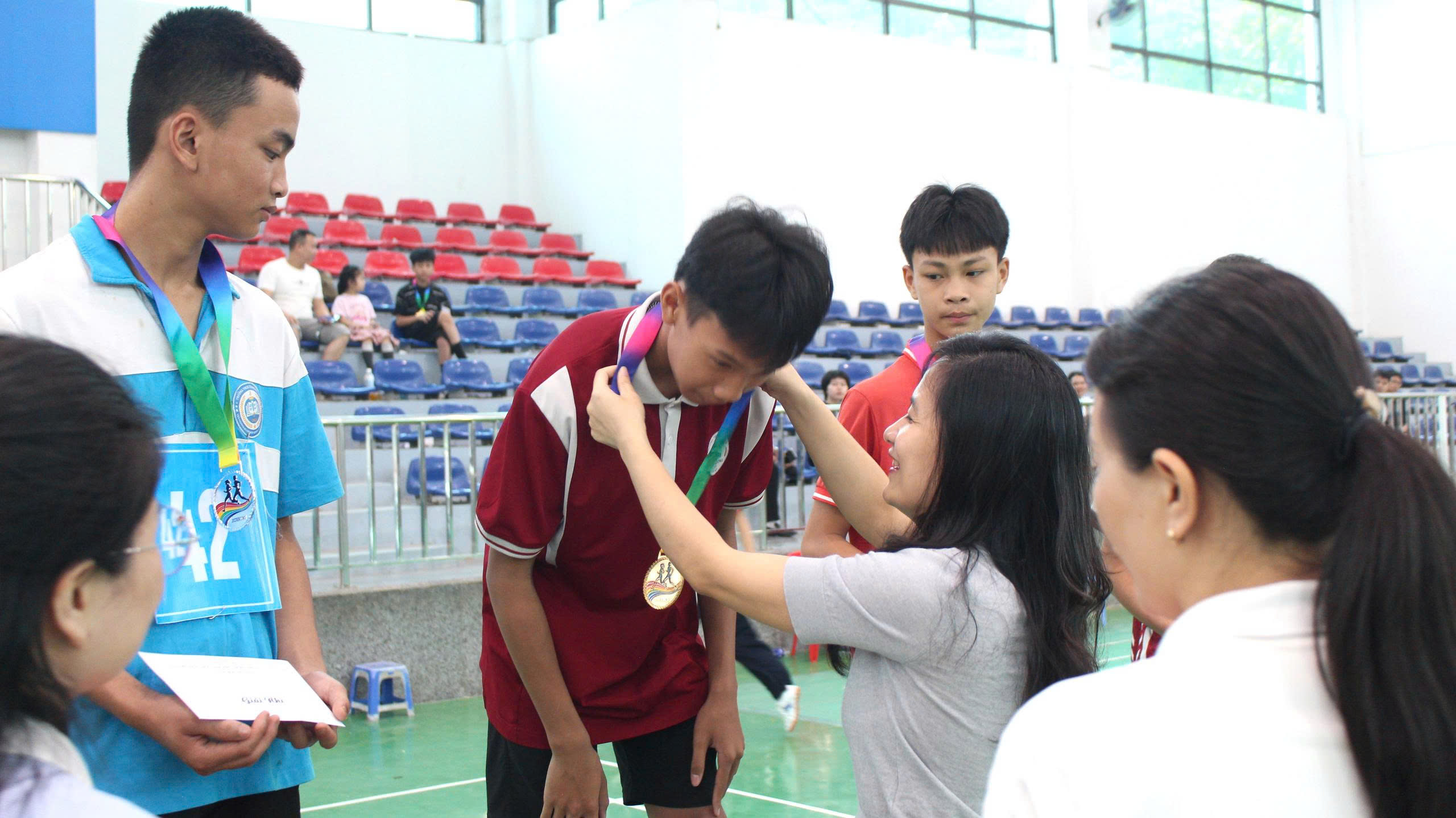 Ngày thứ 2 của Giải thể thao học sinh phổ thông năm học 2025 - 2026, Có 18 giải Nhất, 18 giải Nhì và 34 giải Ba được trao cho các vận động viên- Ảnh 2.