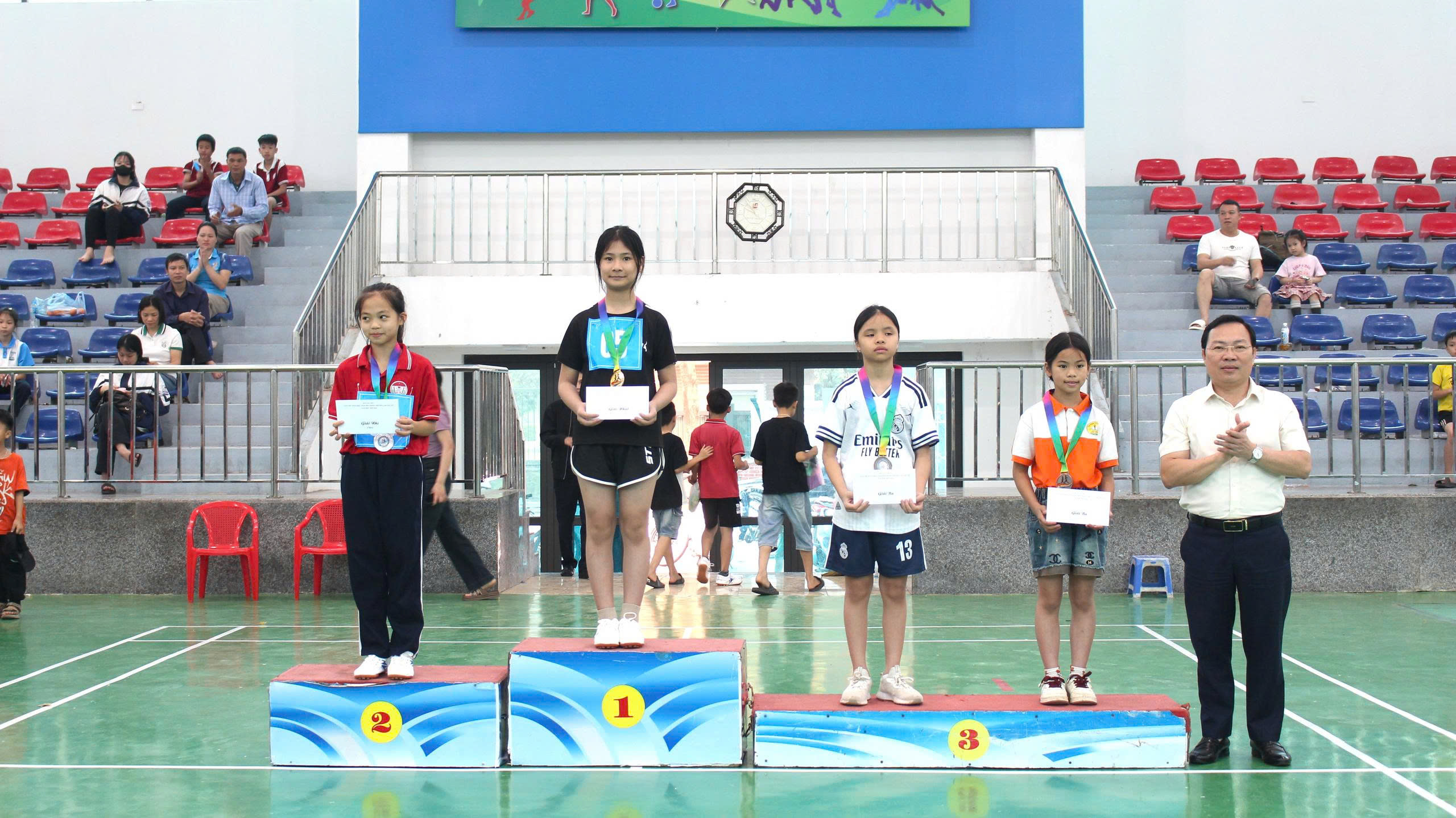 Ngày thứ 2 của Giải thể thao học sinh phổ thông năm học 2025 - 2026, Có 18 giải Nhất, 18 giải Nhì và 34 giải Ba được trao cho các vận động viên- Ảnh 15.