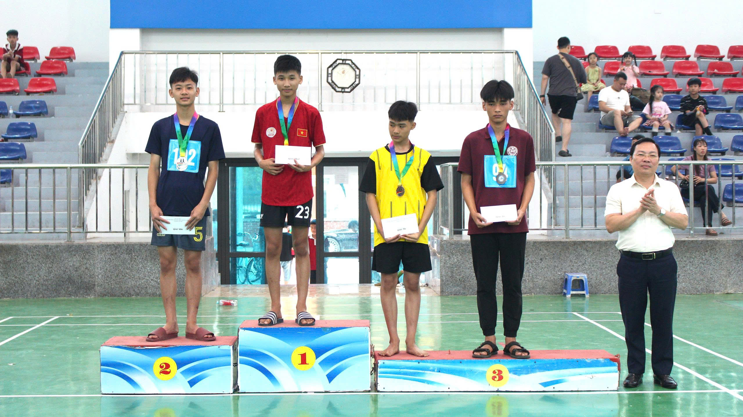 Ngày thứ 2 của Giải thể thao học sinh phổ thông năm học 2025 - 2026, Có 18 giải Nhất, 18 giải Nhì và 34 giải Ba được trao cho các vận động viên- Ảnh 18.