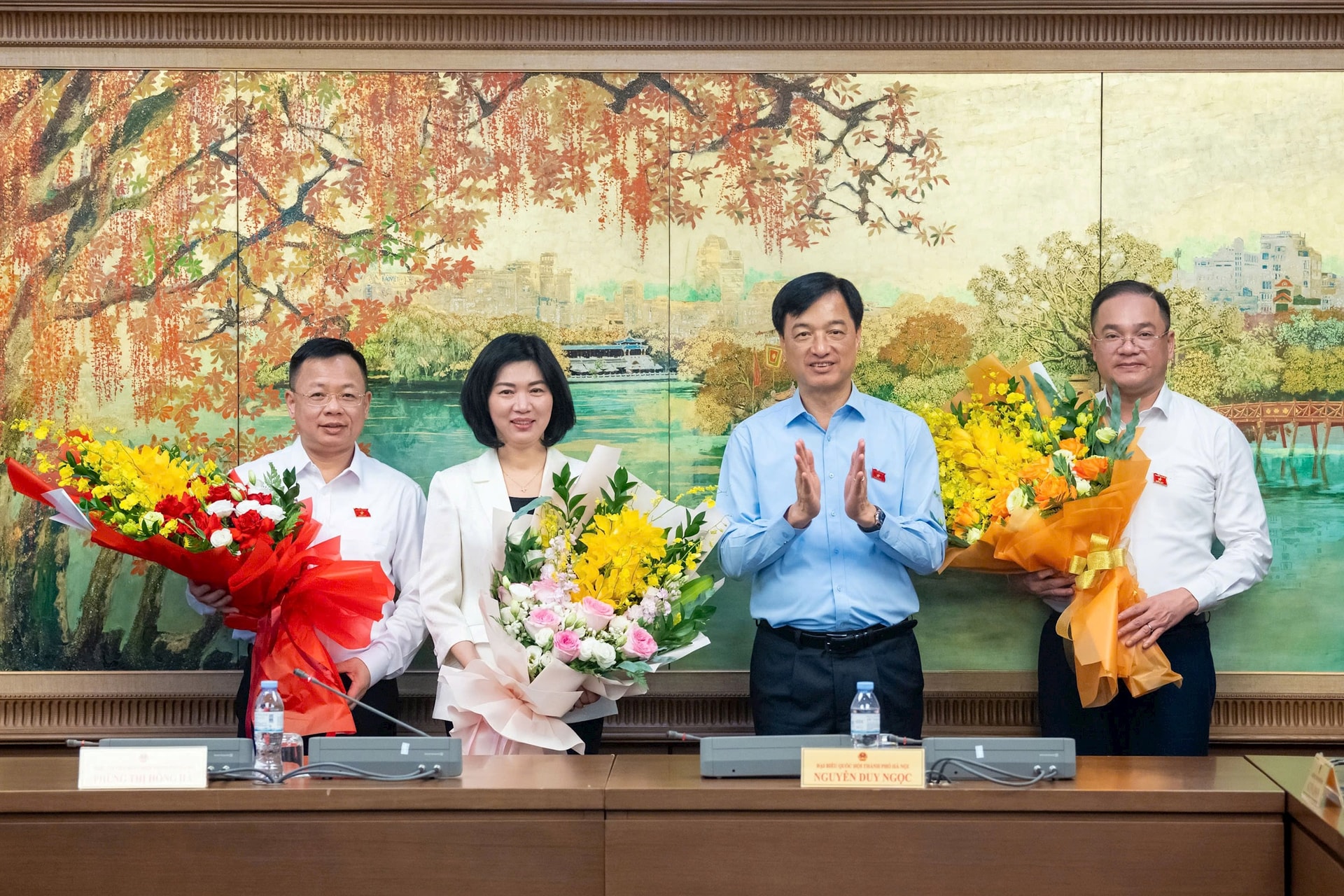 Chủ tịch HĐND Thành phố Phùng Thị Hồng Hà được bầu làm Phó Trưởng đoàn đại biểu Quốc hội Hà Nội- Ảnh 1.