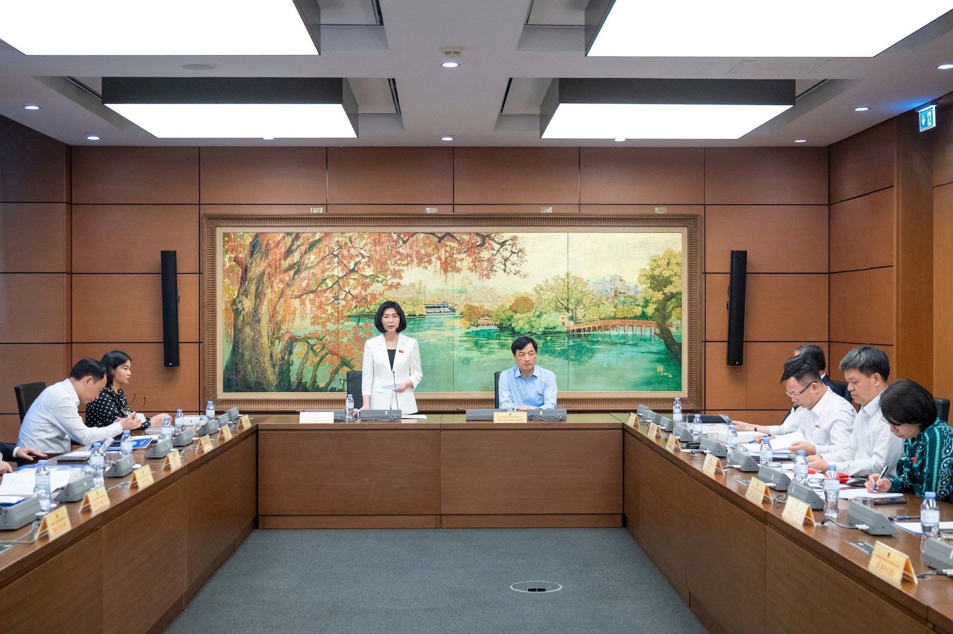 Chủ tịch HĐND Thành phố Phùng Thị Hồng Hà được bầu làm Phó Trưởng đoàn đại biểu Quốc hội Hà Nội- Ảnh 2.