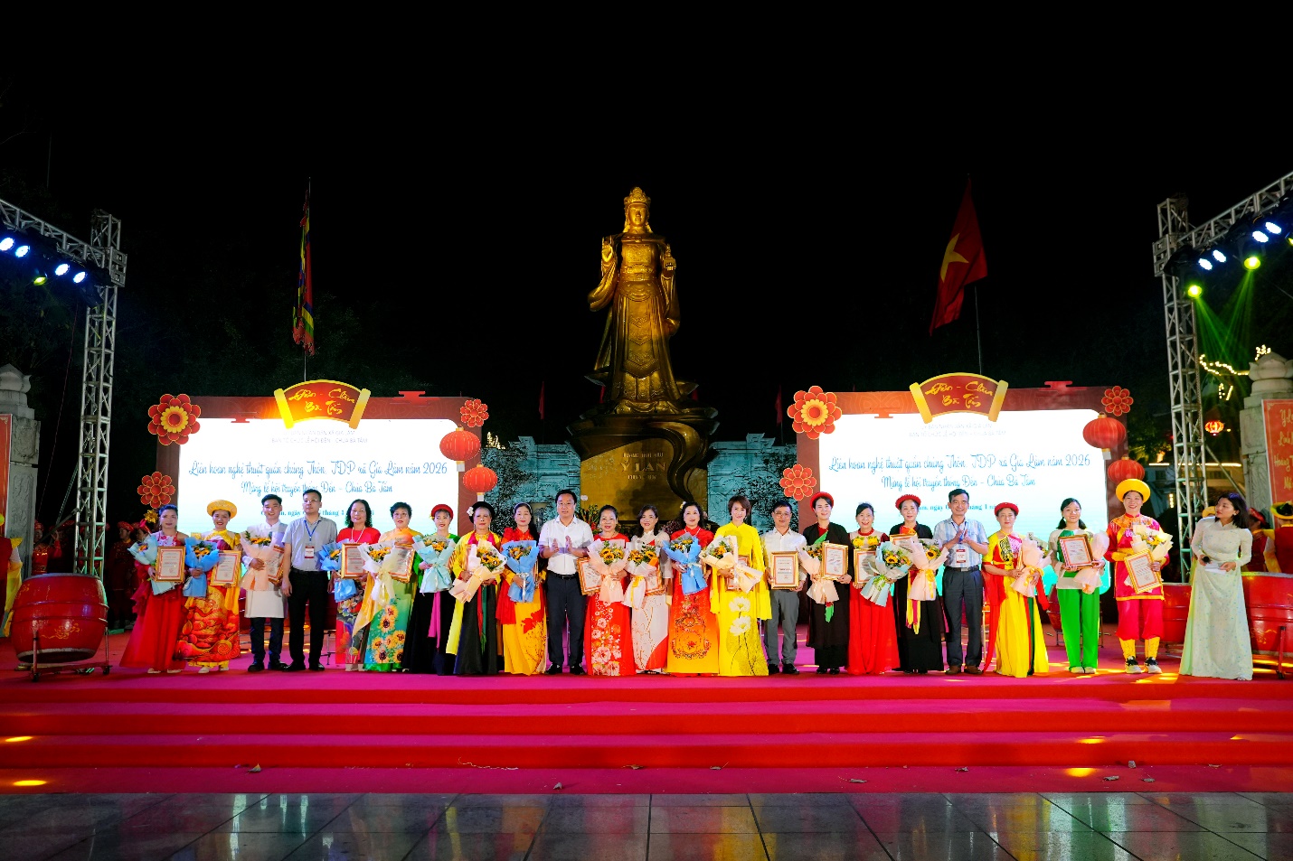 Gia Lâm sôi nổi đêm liên hoan nghệ thuật quần chúng chào mừng Lễ hội Đền – Chùa Bà Tấm năm 2026- Ảnh 1.