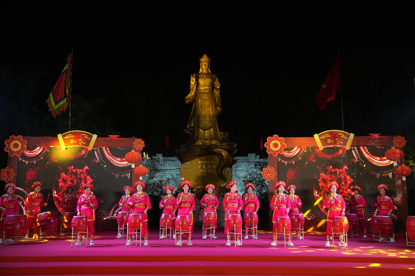 Gia Lâm sôi nổi đêm liên hoan nghệ thuật quần chúng chào mừng Lễ hội Đền – Chùa Bà Tấm năm 2026- Ảnh 3.