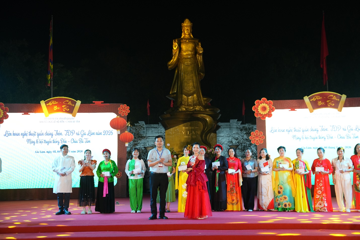 Gia Lâm sôi nổi đêm liên hoan nghệ thuật quần chúng chào mừng Lễ hội Đền – Chùa Bà Tấm năm 2026- Ảnh 7.