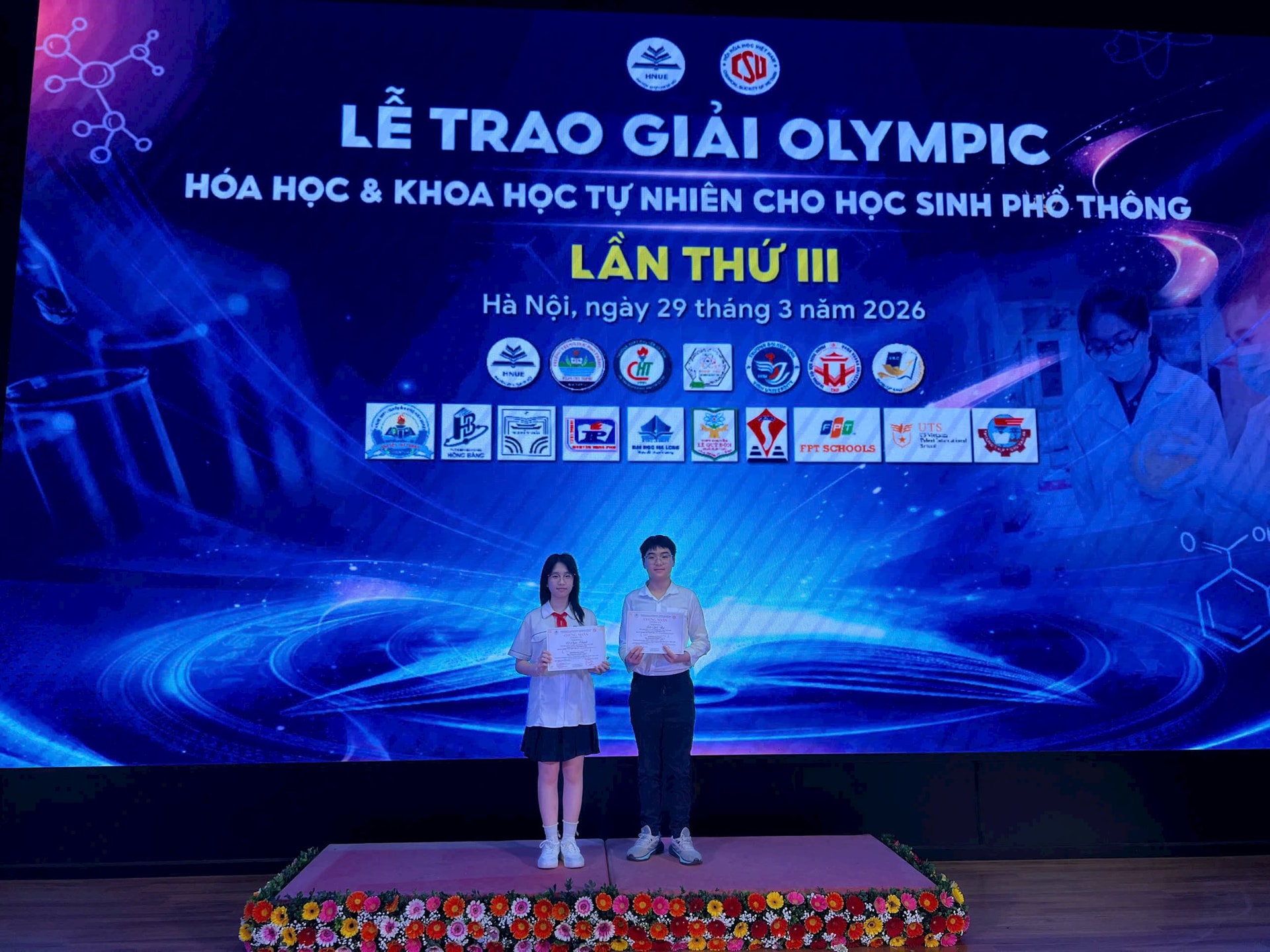 Phường Cửa Nam: học sinh các khối THCS đạt thành tích xuất sắc tại các kì thi Olympic Hoá học - Khoa học tự nhiên và Robotics- Ảnh 2.