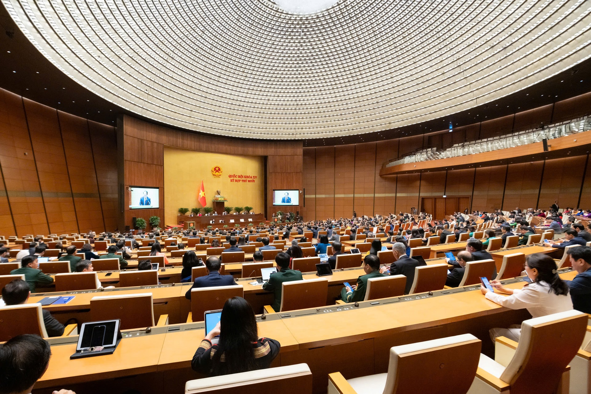 Kỳ họp thứ nhất Quốc hội khóa XVI:Mở đầu một nhiệm kỳ mới và mở ra không gian phát triển mới cho Thủ đô- Ảnh 2.