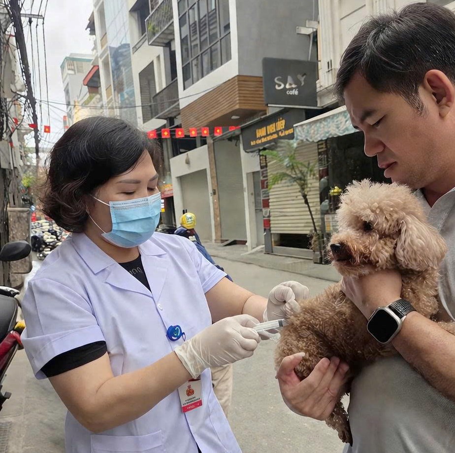 PHƯƠNG LIỆT: VƯỢT CHỈ TIÊU TIÊM PHÒNG VẮC XIN DẠI CHO ĐÀN CHÓ, MÈO TRONG 02 NGÀY CAO ĐIỂM- Ảnh 4.
