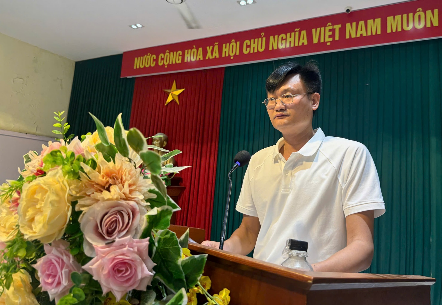 Đồng chí Nguyễn Thanh Bình - Bí thư Đảng ủy, Chủ tịch HĐND xã dự sinh hoạt chi bộ thôn Nội tháng 4.- Ảnh 3.