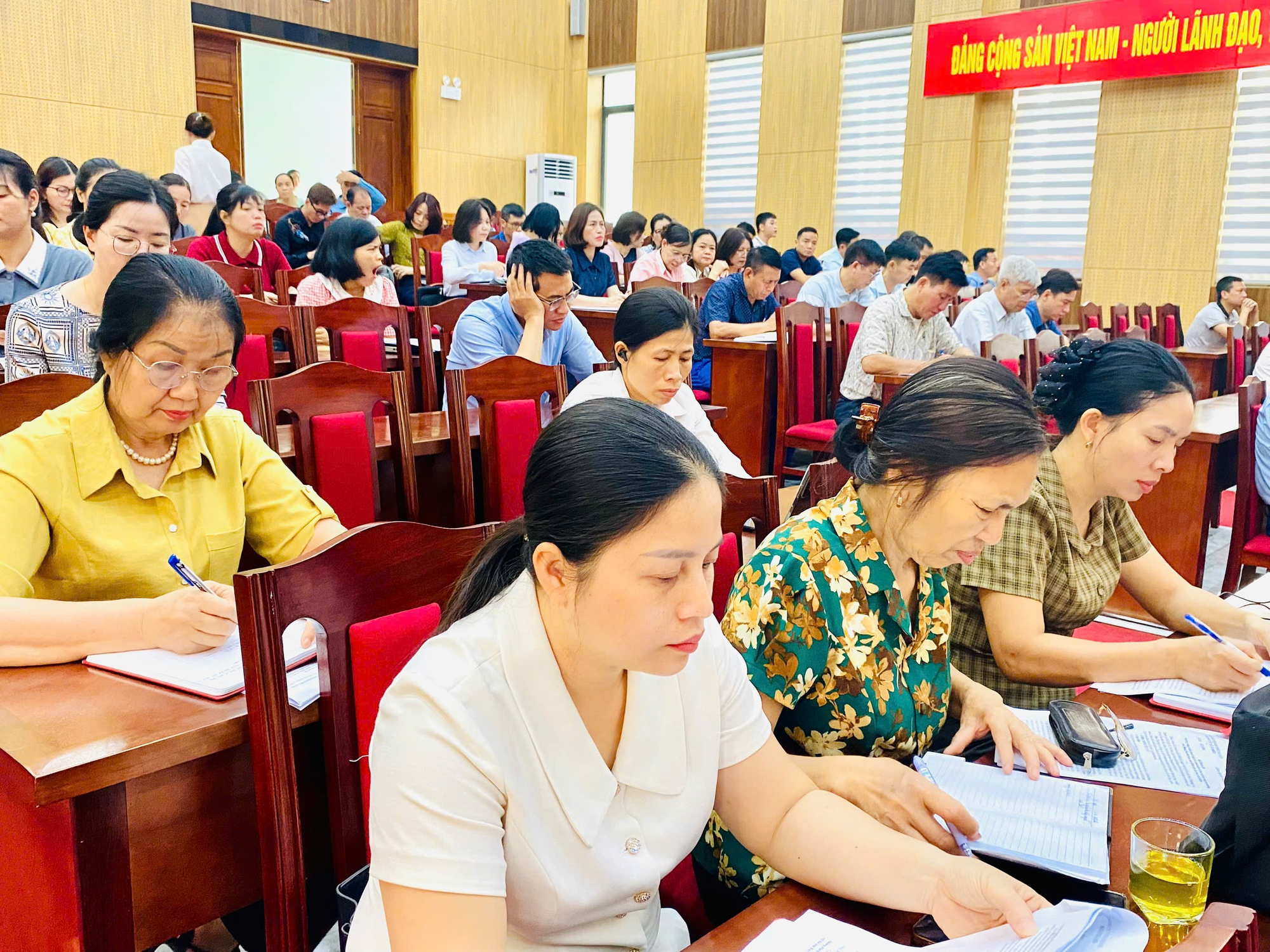 Ô Diên triển khai Kế hoạch hưởng ứng, tham gia Cuộc thi chính luận về bảo vệ nền tảng tư tưởng của Đảng lần thứ VI năm 2026- Ảnh 3.