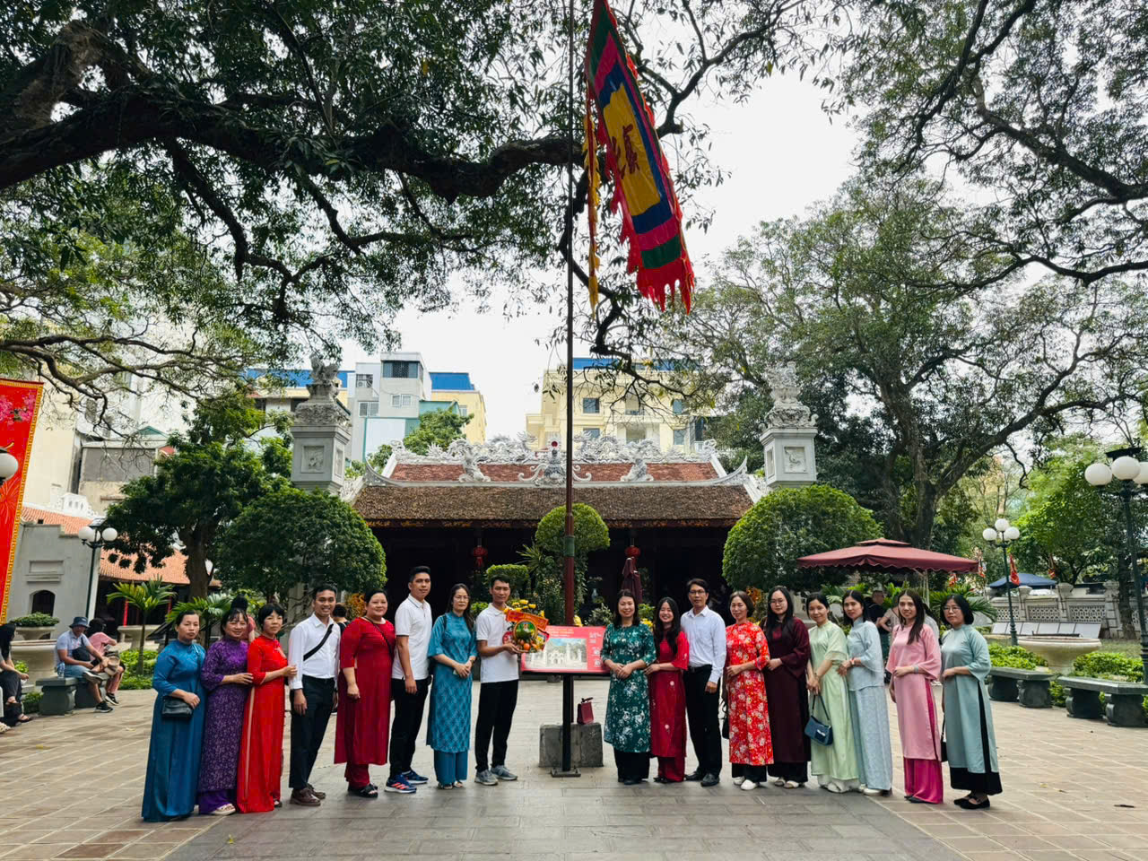 Chi bộ trường Tiểu học Thúy Lĩnh tổ chức sinh hoạt chuyên đề ngoại khóa năm 2026- Ảnh 4.