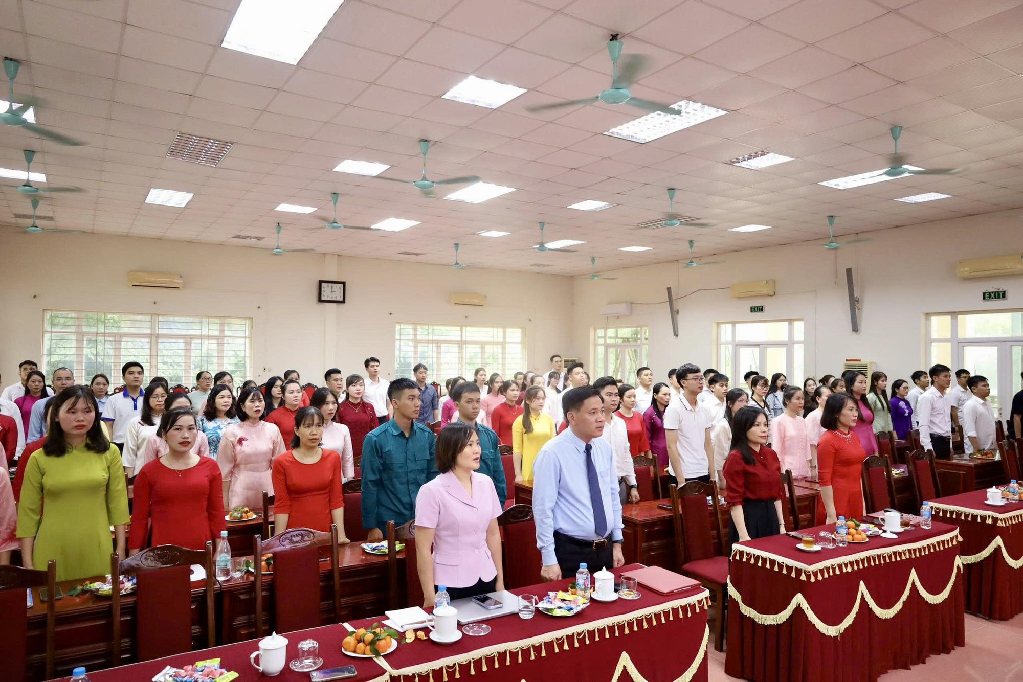 Quảng Oai bế giảng lớp bồi dưỡng nhận thức về Đảng khóa III năm 2026- Ảnh 1.