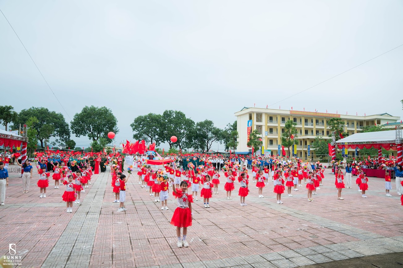 Sức khỏe toàn dân bắt đầu từ mỗi cá nhân, gia đình- Ảnh 2.