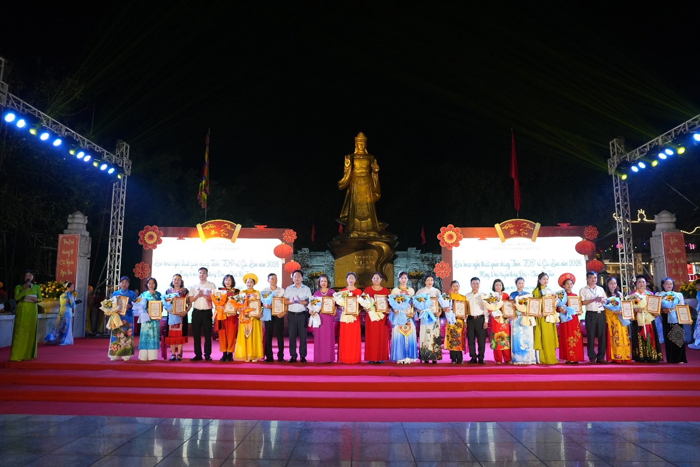 Sôi nổi đêm thứ hai liên hoan nghệ thuật quần chúng chào mừng Lễ hội Đền – Chùa Bà Tấm năm 2026- Ảnh 1.