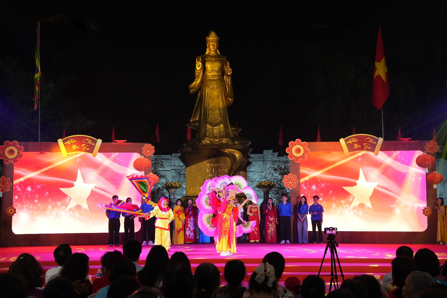 Sôi nổi đêm thứ hai liên hoan nghệ thuật quần chúng chào mừng Lễ hội Đền – Chùa Bà Tấm năm 2026- Ảnh 4.