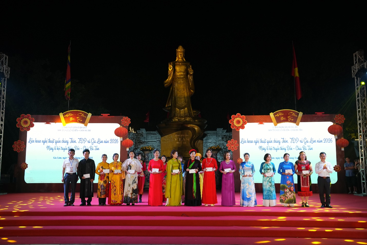 Sôi nổi đêm thứ hai liên hoan nghệ thuật quần chúng chào mừng Lễ hội Đền – Chùa Bà Tấm năm 2026- Ảnh 8.