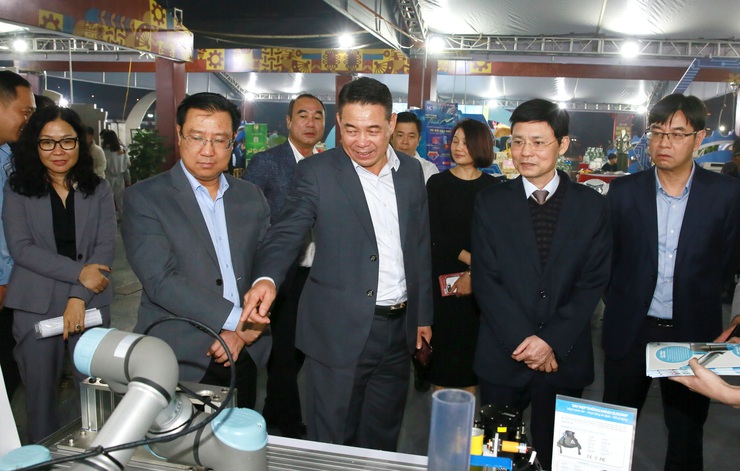 Khai mạc Hội chợ ‘Made in Vietnam” năm 2025- Ảnh 3.