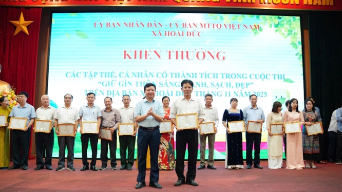 UBND-UB MTTQ xã Hoài Đức sơ kết 3 tháng triển khai cuộc thi Giữ gìn thôn, tổ dân phố sáng, xanh, sạch đẹp, an toàn- Ảnh 9.