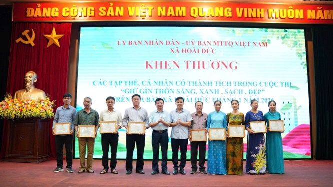 UBND-UB MTTQ xã Hoài Đức sơ kết 3 tháng triển khai cuộc thi Giữ gìn thôn, tổ dân phố sáng, xanh, sạch đẹp, an toàn- Ảnh 12.