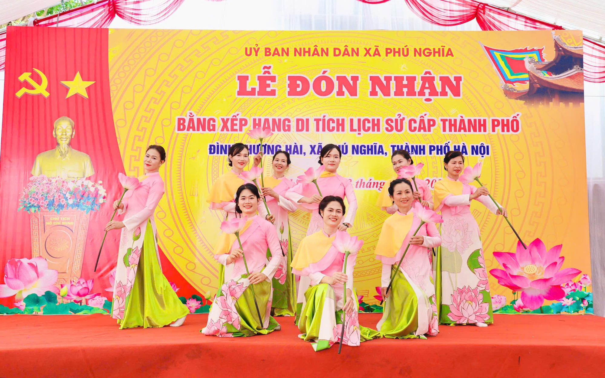 Tin truyền hình: Lễ đón nhận Bằng xếp hạng di tích lịch sử cấp Thành phố đình Phương Hài, xã Phú Nghĩa