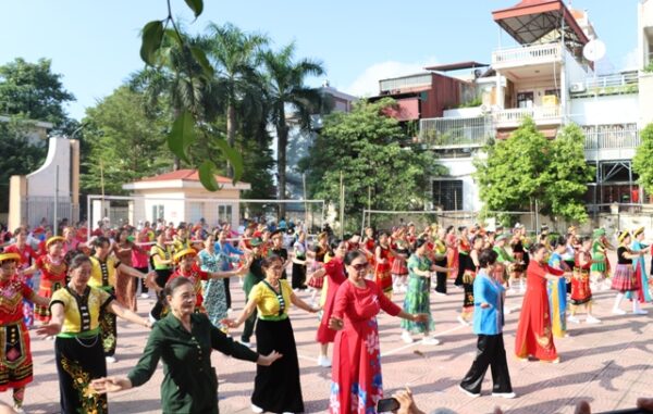 Phú Xuyên: Tập trung nâng cao sức khỏe toàn dân- Ảnh 16.