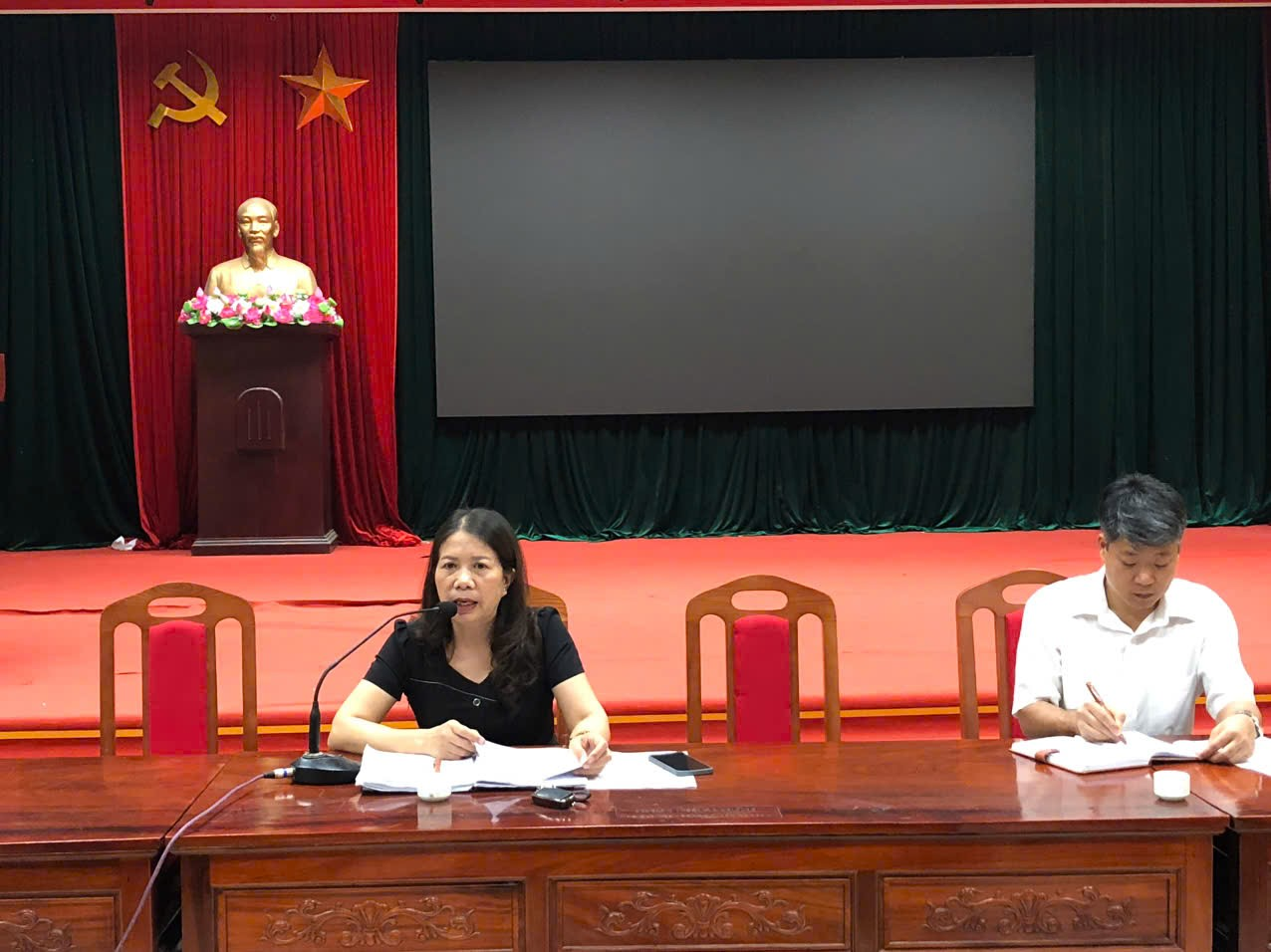 Hồng Sơn triển khai tiêm vacxin phòng bệnh cho đàn chó, mèo trên địa bàn xã năm 2026- Ảnh 3.