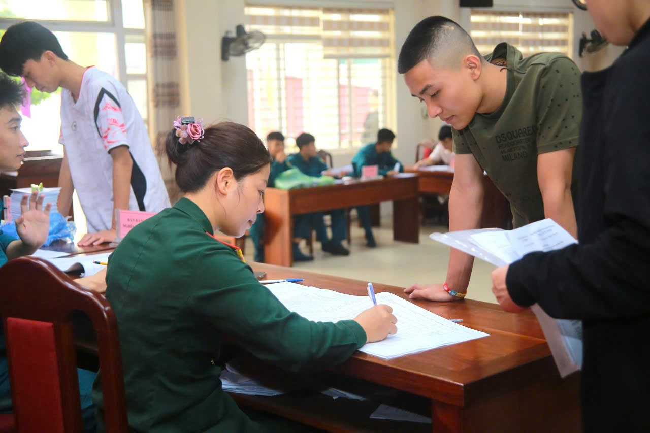 Xã Ô Diên tổ chức đăng ký thành công Nghĩa vụ quân sự,quân nhân dự bị, phương tiện kỹ thuật dự bị và Dân quân tự vệ- Ảnh 2.