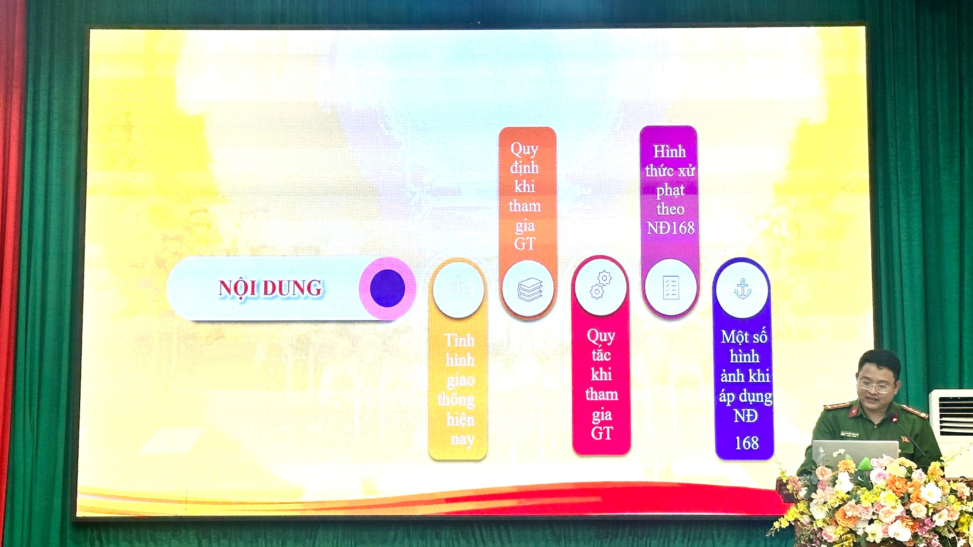 Xã Hồng Sơn tuyên truyền kiến thức về an toàn giao thông đường bộ và những thủ đoạn lừa đảo trong tình hình mới cho cán bộ, hội viên nông dân- Ảnh 2.