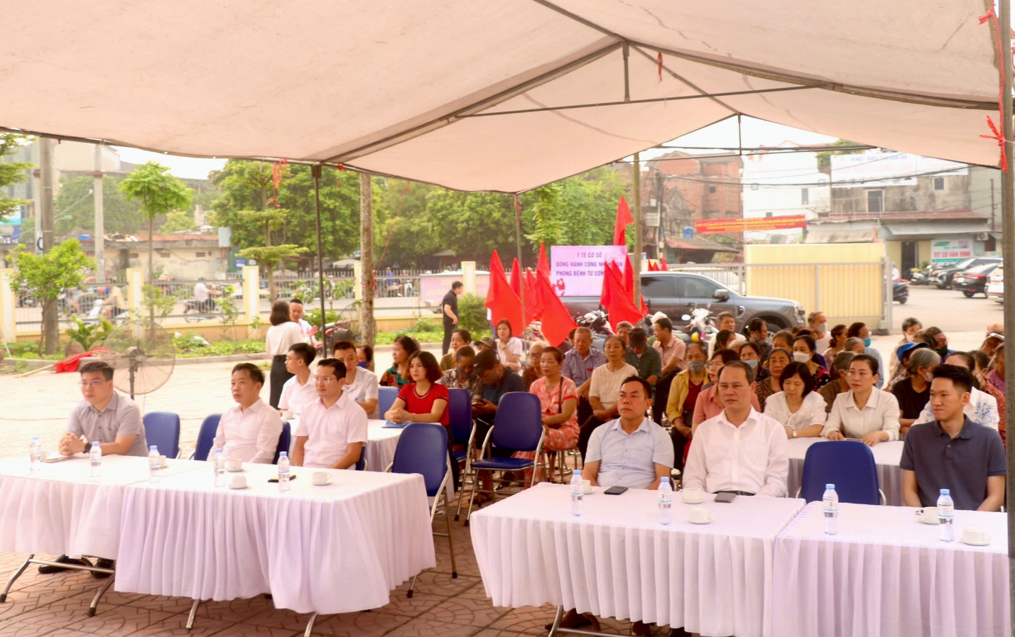 TRẠM Y TẾ XÃ GIA LÂM: ĐẨY MẠNH CÁC HOẠT ĐỘNG HƯỞNG ỨNG NGÀY SỨC KHỎE TOÀN DÂN 07/4 NĂM 2026- Ảnh 1.