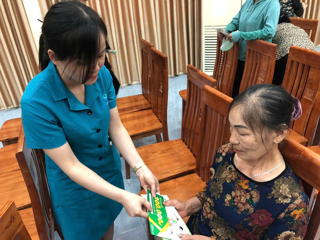 Hội LHPN xã Hồng Sơn phối hợp phòng khám Favina tổ chức tư vấn chăm sóc sức khoẻ cộng đồng- Ảnh 3.