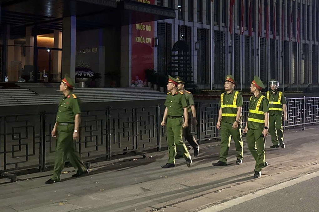 Công an phường Ba Đình siết an ninh phục vụ kỳ họp đầu tiên của Quốc hội- Ảnh 1.